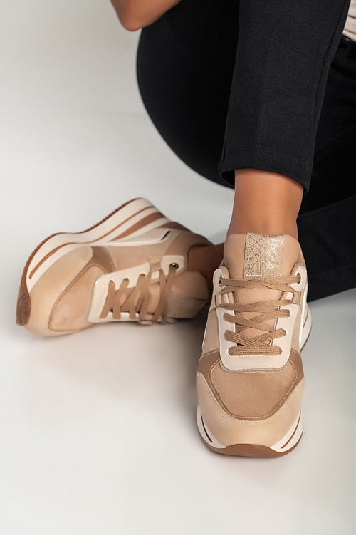 Fashion sneakers in multicolor combination, 60010, camel.