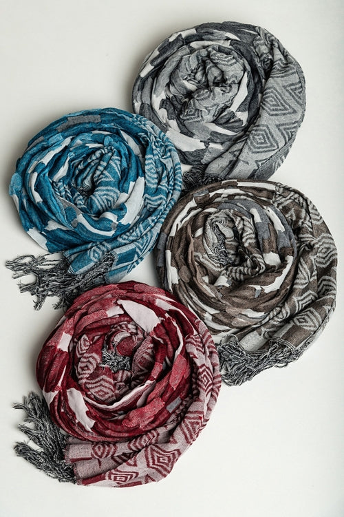 Set of 4 scarves, multicolored.