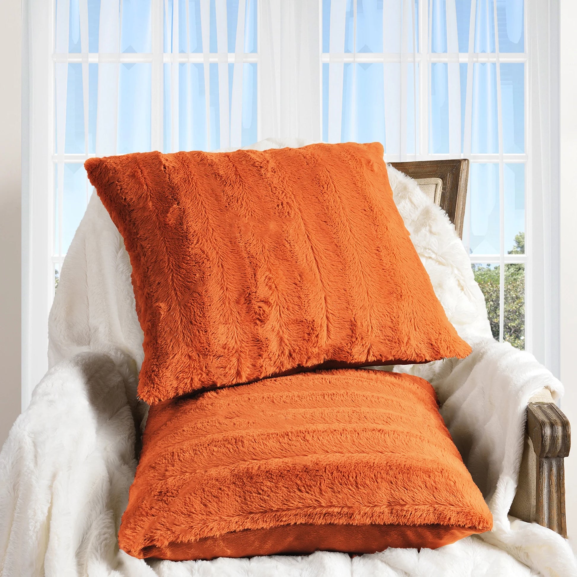 Faux Fur Throw Pillows 22" X 22", Set of 2 - Veri Peri